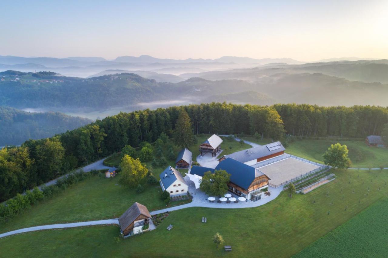 Posestvo Pule Equestrian Estate Trebelno Exterior foto